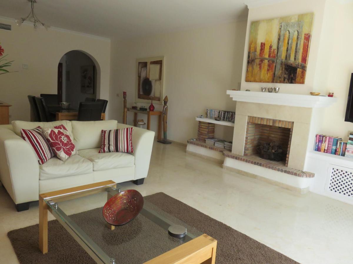 Beachside Estepona Bagian luar foto