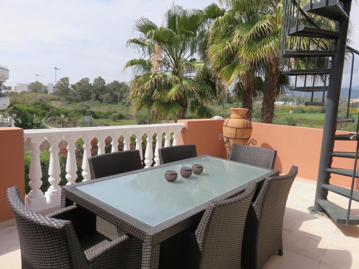 Beachside Apartment Estepona Bagian luar foto