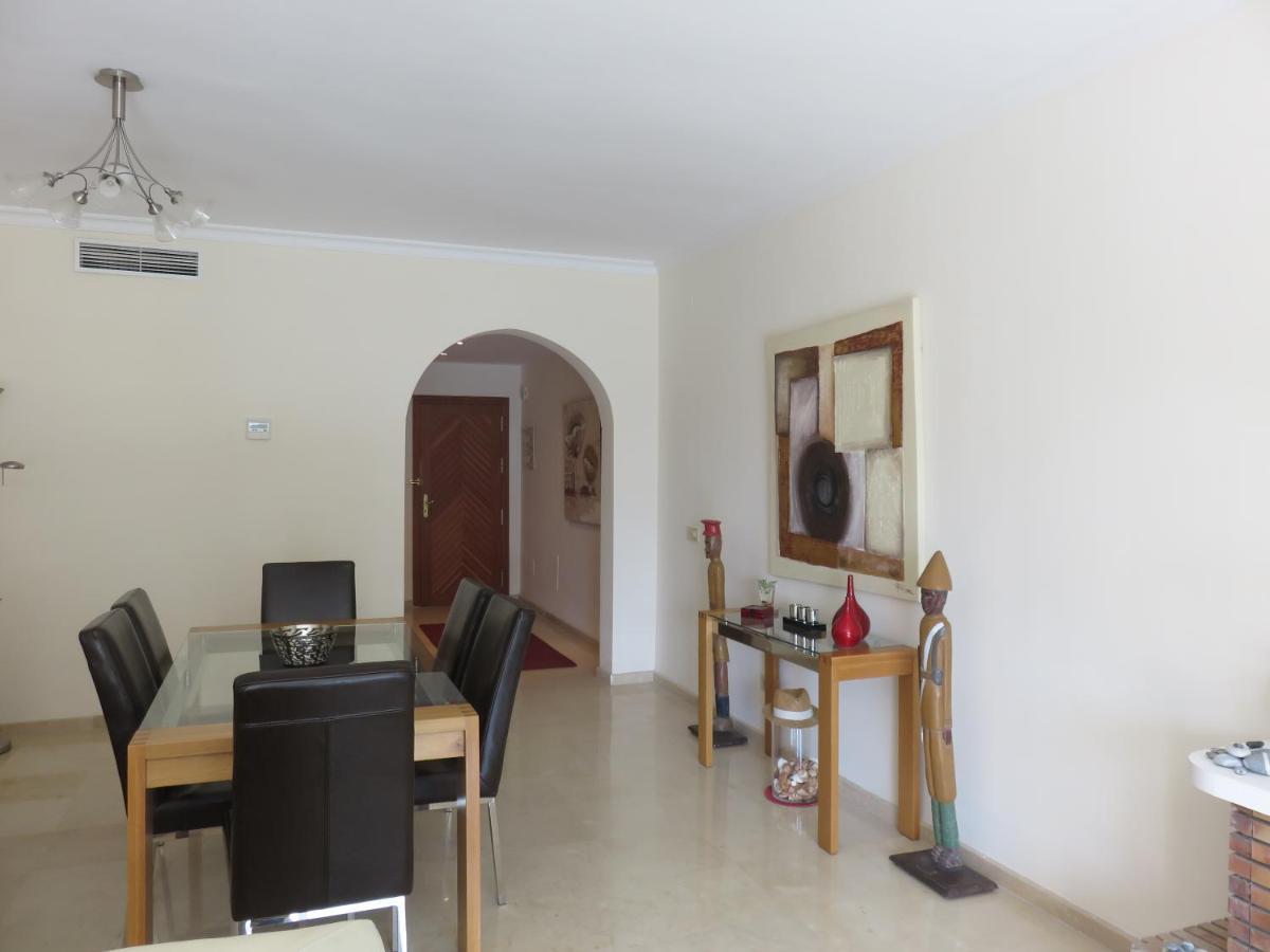 Beachside Apartment Estepona Bagian luar foto