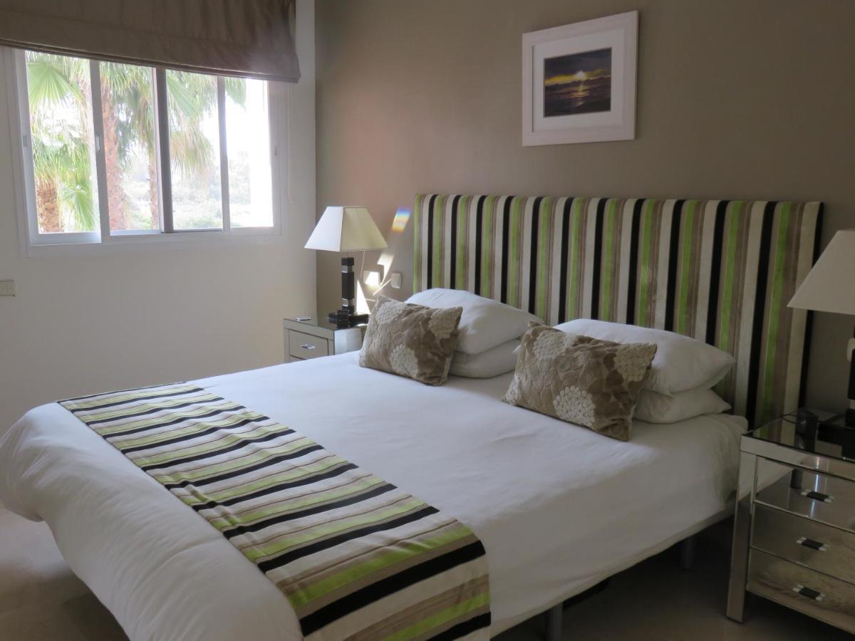 Beachside Apartment Estepona Bagian luar foto