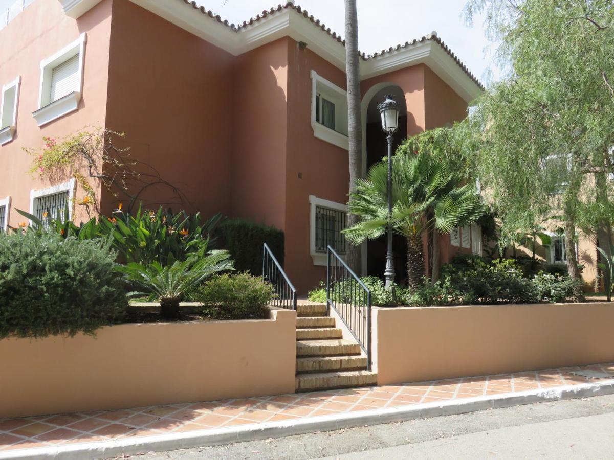 Beachside Estepona Bagian luar foto