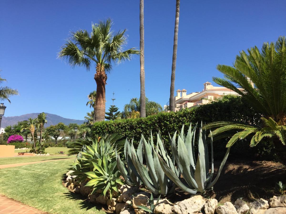 Beachside Estepona Bagian luar foto
